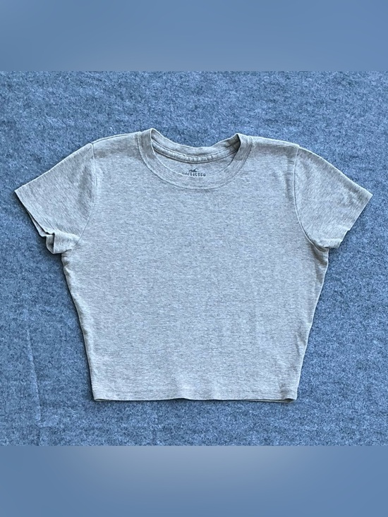 Hollister Tops - Hollister Gray Fitted Baby Tee Crop Top Size S